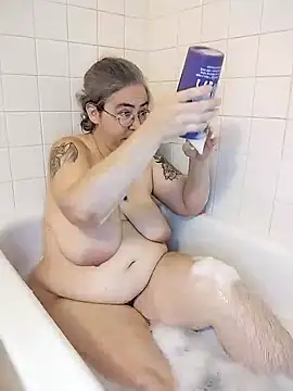 Snapshot of GraceHenderson chatting on 01.19.25 GraceHenderson online show from 01.19.25