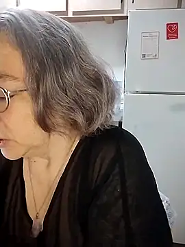 Snapshot of GraceHenderson chatting on 03.03.25 GraceHenderson online show from 03.03.25