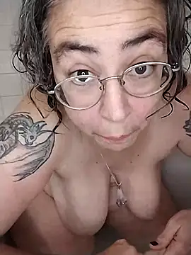 Snapshot of GraceHenderson chatting on 03.03.25 GraceHenderson online show from 03.03.25