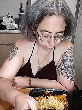 Snapshot of GraceHenderson chatting on 03.06.25 GraceHenderson online show from 03.06.25