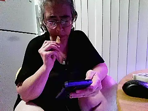 Snapshot of GraceHenderson chatting on 03.14.25 GraceHenderson online show from 03.14.25