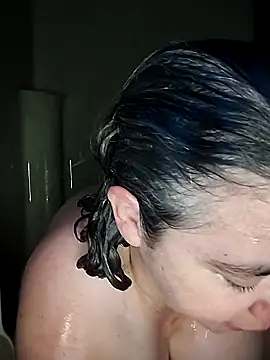 Snapshot of GraceHenderson chatting on 10.18.25 GraceHenderson online show from 10.18.25