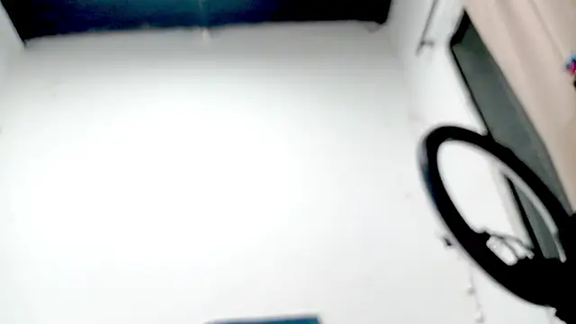 PetiteIvoryQueen19 online show from 11.26.25