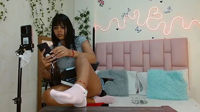 isabela ferrer  online show from 03.10.26