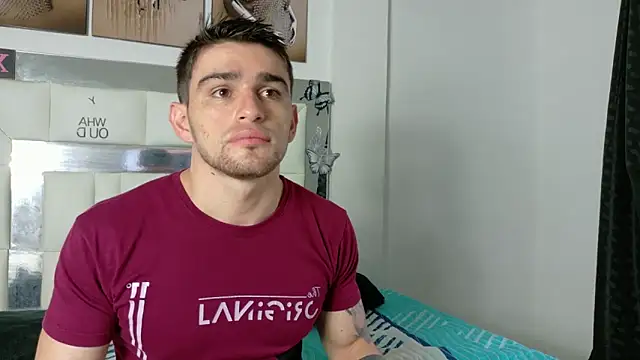 Snapshot of Sexy_Alejandro_ chatting on 12.16.24 Sexy Alejandro online show from 12.16.24
