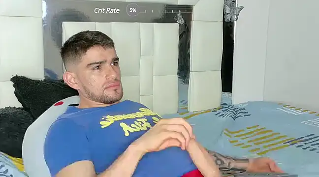 Snapshot of Sexy_Alejandro_ chatting on 12.20.24 Sexy Alejandro online show from 12.20.24