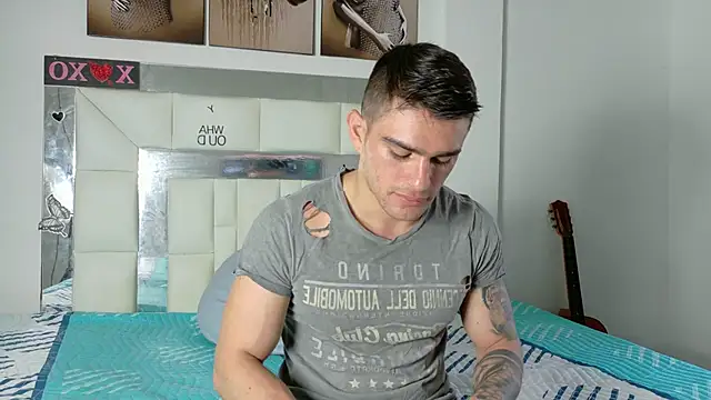 Snapshot of Sexy_Alejandro_ chatting on 01.15.25 Sexy Alejandro online show from 01.15.25