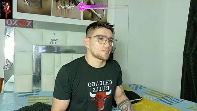 Snapshot of Sexy_Alejandro_ chatting on 01.28.25 Sexy Alejandro online show from 01.28.25