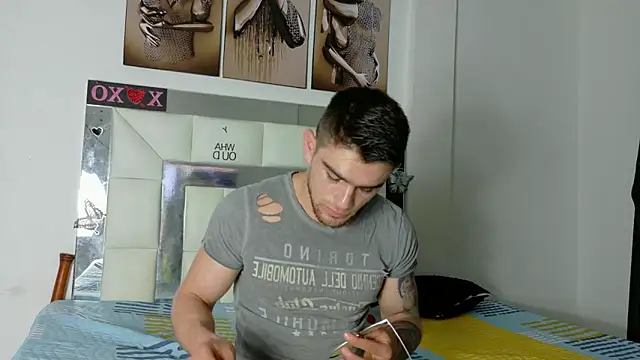 Snapshot of Sexy_Alejandro_ chatting on 01.31.25 Sexy Alejandro online show from 01.31.25