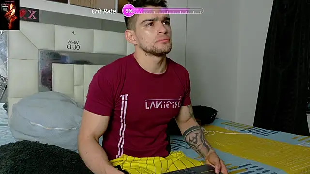 Snapshot of Sexy_Alejandro_ chatting on 02.01.25 Sexy Alejandro online show from 02.01.25