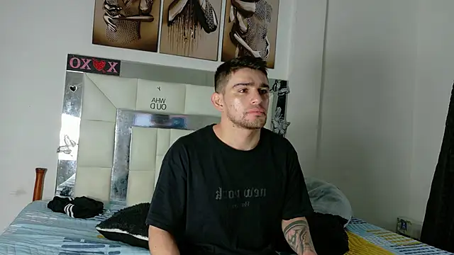 Snapshot of Sexy_Alejandro_ chatting on 02.12.25 Sexy Alejandro online show from 02.12.25