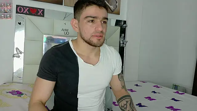 Snapshot of Sexy_Alejandro_ chatting on 02.24.25 Sexy Alejandro online show from 02.24.25