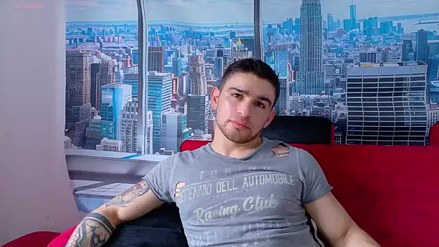 Snapshot of Sexy_Alejandro_ chatting on 02.25.25 Sexy Alejandro online show from 02.25.25