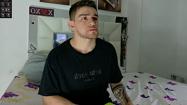 Snapshot of Sexy_Alejandro_ chatting on 02.26.25 Sexy Alejandro online show from 02.26.25