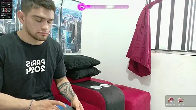Snapshot of Sexy_Alejandro_ chatting on 03.20.25 Sexy Alejandro online show from 03.20.25