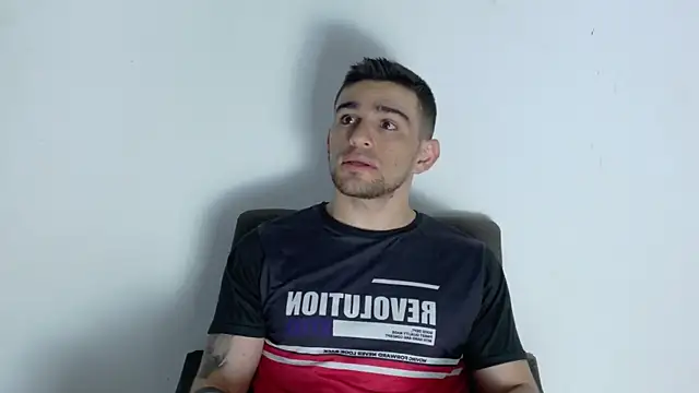 Snapshot of Sexy_Alejandro_ chatting on 05.12.26 Sexy Alejandro online show from 05.12.26