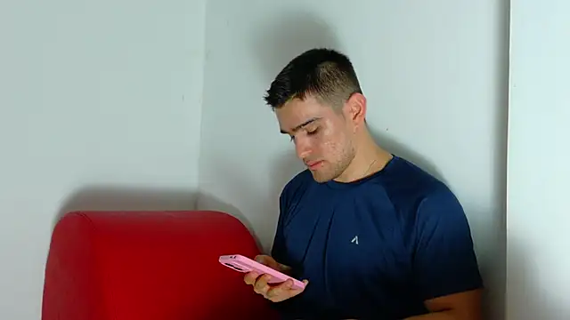 Snapshot of Sexy_Alejandro_ chatting on 05.14.26 Sexy Alejandro online show from 05.14.26