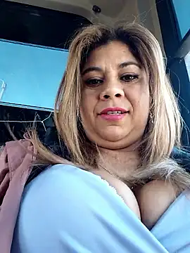 Laura-Hernandez online show from 12.17.25