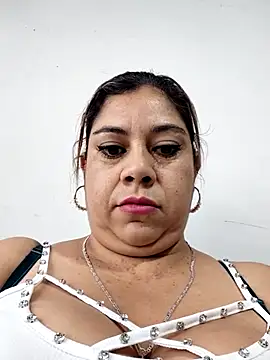 Laura-Hernandez online show from 02.10.26