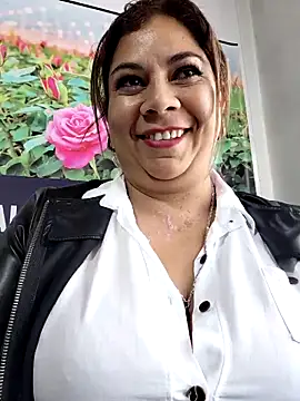 Laura-Hernandez online show from 04.07.26