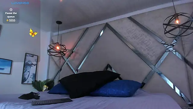 Leah Evans3 online show from 01.30.25