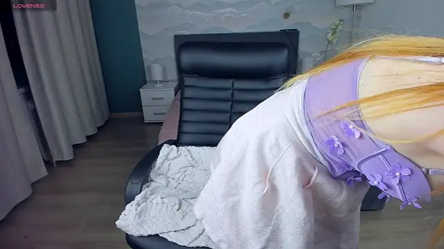 Snapshot of Melissa_Nets chatting on 10.30.25 Melissa Nets online show from 10.30.25