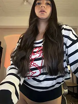 Snapshot of aly_golden_ chatting on 06.20.26 aly golden online show from 06.20.26