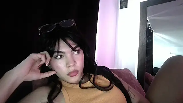 Kiri Cutee online show from 03.18.25