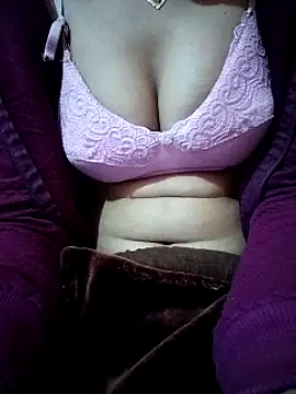 Shanvi Tyagi online show from 01.02.25