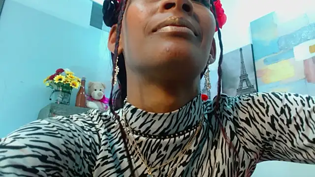 Snapshot of shantal_ray4 chatting on 12.19.24 shantal ray4 online show from 12.19.24