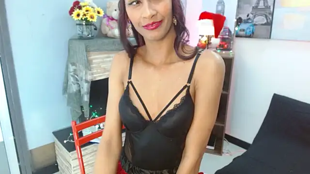 Snapshot of shantal_ray4 chatting on 12.31.24 shantal ray4 online show from 12.31.24