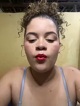 Snapshot of amora54 chatting on 03.22.25 amora54 online show from 03.22.25