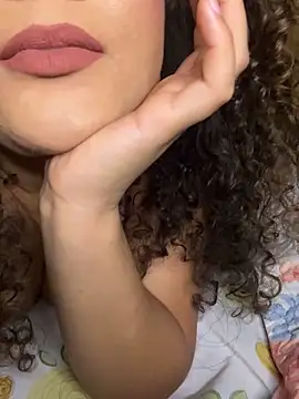 Snapshot of amora54 chatting on 10.08.25 amora54 online show from 10.08.25