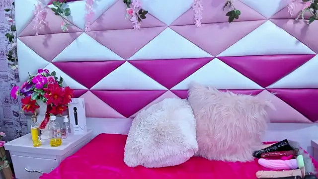 SalmaSantos online show from 09.19.25