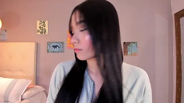 Snapshot of Maia_W10 chatting on 04.23.26 Maia W10 online show from 04.23.26
