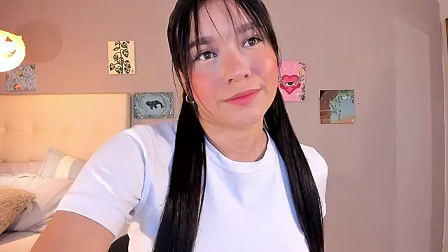 Snapshot of Maia_W10 chatting on 04.28.26 Maia W10 online show from 04.28.26
