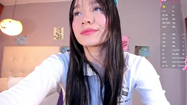 Snapshot of Maia_W10 chatting on 05.11.26 Maia W10 online show from 05.11.26