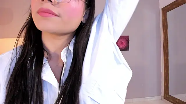 Snapshot of Maia_W10 chatting on 05.26.26 Maia W10 online show from 05.26.26