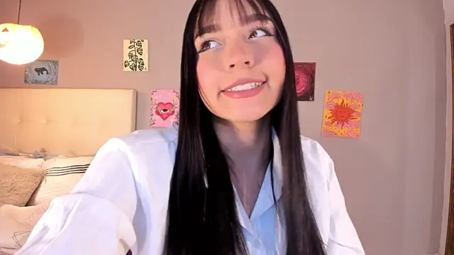Snapshot of Maia_W10 chatting on 06.19.26 Maia W10 online show from 06.19.26