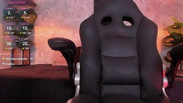 Snapshot of Regan__ chatting on 02.14.26 Regan online show from 02.14.26