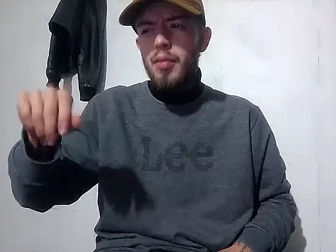 Snapshot of Aaronkiller chatting on 12.18.24 Aaronkiller online show from 12.18.24