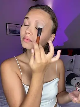 lexicoyy  online show from 12.21.24