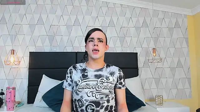 JustinePerry online show from 12.19.25