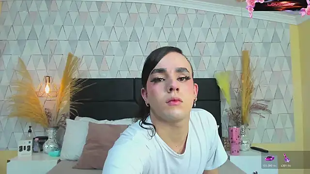 Snapshot of JustinePerry chatting on 02.13.26 JustinePerry online show from 02.13.26