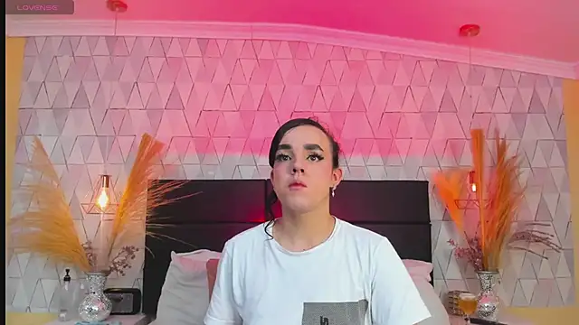 Snapshot of JustinePerry chatting on 02.16.26 JustinePerry online show from 02.16.26