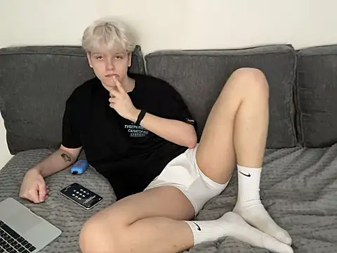 Snapshot of metratok chatting on 03.06.25 metratok online show from 03.06.25