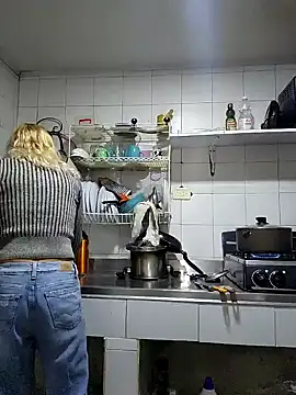 Snapshot of 911Calling chatting on 12.17.24 911Calling online show from 12.17.24