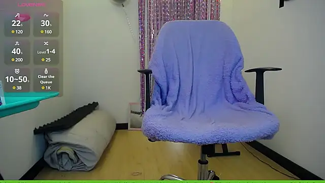 Snapshot of 911Calling chatting on 02.14.25 911Calling online show from 02.14.25