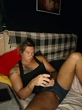 Snapshot of Lovely_milk chatting on 12.16.24 Lovely milk online show from 12.16.24