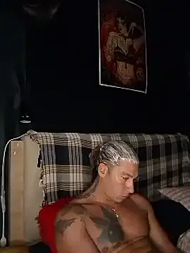 Snapshot of Lovely_milk chatting on 12.17.24 Lovely milk online show from 12.17.24